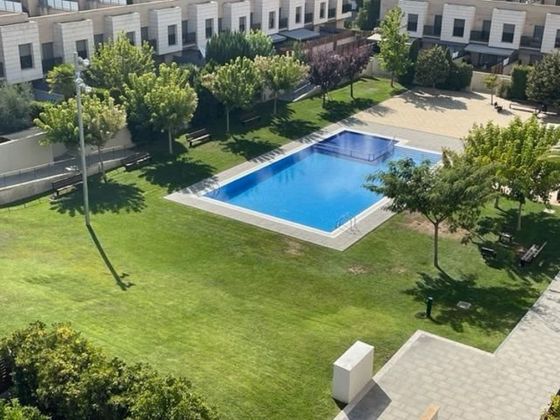 Foto 1 de Àtic en venda a La Bordeta de 3 habitacions amb terrassa i piscina