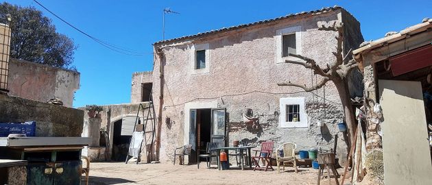 Foto 1 de Casa rural en venda a calle De Sa Torre de 3 habitacions amb piscina i jardí