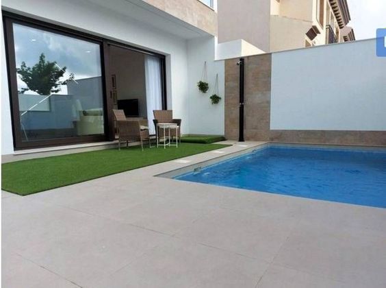 Foto 1 de Chalet en venta en Los Peñascos-El Salero-Los Imbernones de 3 habitaciones con terraza y piscina
