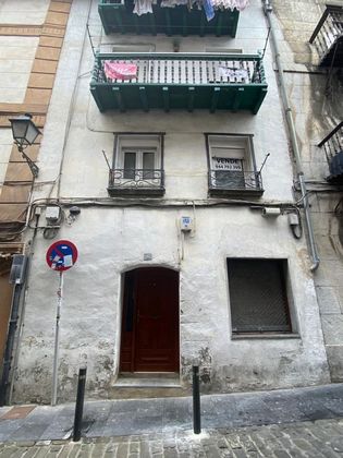 Foto 1 de Piso en venta en calle Barrenkale de 3 habitaciones con balcón