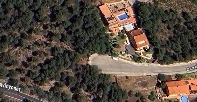Foto 2 de Venta de terreno en Begues de 1214 m²