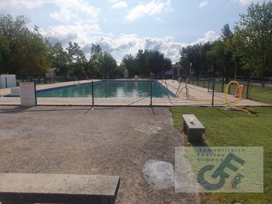 Foto 1 de Casa adossada en venda a Alcaracejos de 5 habitacions amb terrassa i piscina