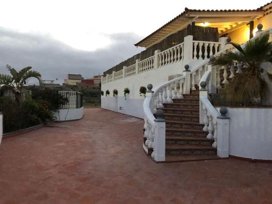 Foto 2 de Venta de casa rural en Charco del Pino de 7 habitaciones con terraza y piscina