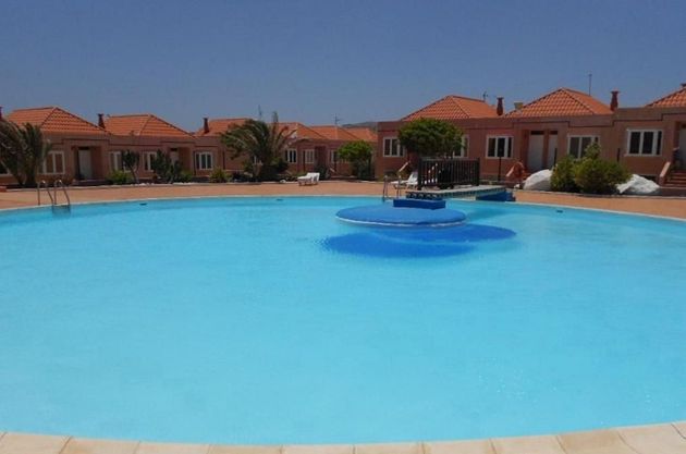 Foto 1 de Casa en venda a calle Maestro Leonardo de 3 habitacions amb terrassa i piscina