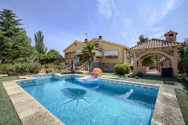 Foto 1 de Xalet en venda a Villar del Olmo de 4 habitacions amb terrassa i piscina
