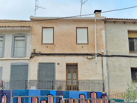 Foto 1 de Casa en venda a Monóvar/Monòver de 5 habitacions amb terrassa i balcó