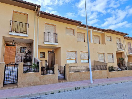 Foto 1 de Casa en venda a Monóvar/Monòver de 5 habitacions amb terrassa i garatge