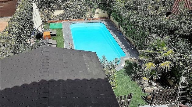 Foto 2 de Casa adosada en venta en Villanueva de la Cañada de 4 habitaciones con terraza y piscina