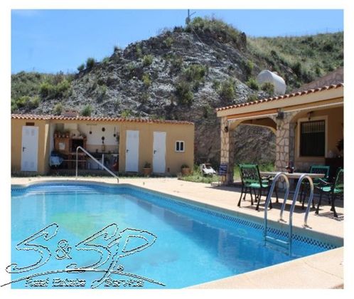 Foto 2 de Chalet en venta en Águilas ciudad de 3 habitaciones con terraza y piscina