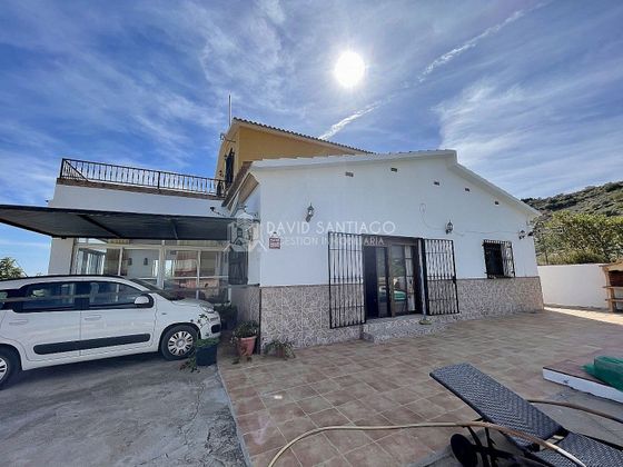 Foto 1 de Venta de chalet en Árchez de 4 habitaciones con terraza y piscina