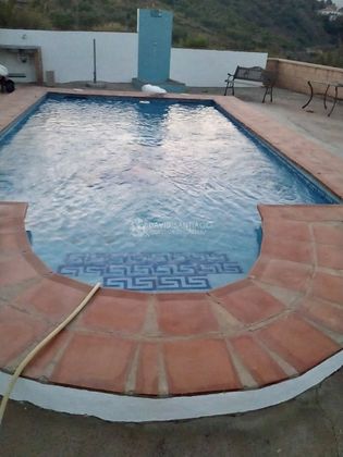 Foto 2 de Venta de chalet en Árchez de 4 habitaciones con terraza y piscina