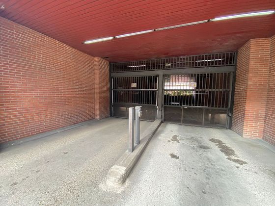 Foto 2 de Venta de garaje en calle De Toledo de 17 m²