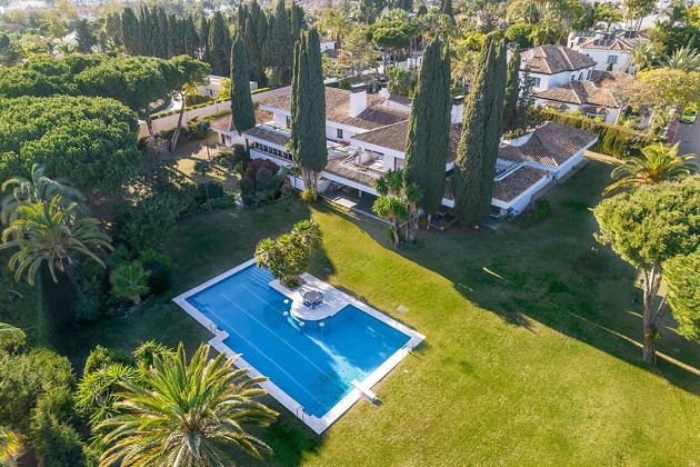 Foto 1 de Xalet en venda a Guadalmina de 11 habitacions amb terrassa i piscina
