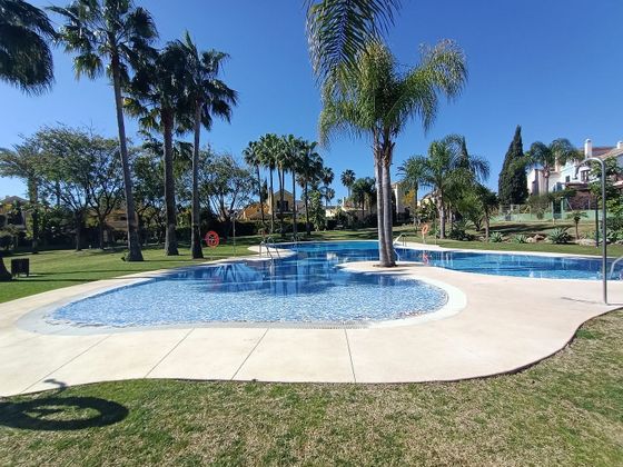 Foto 2 de Chalet en venta en urbanización Isla de Guadalmina de 4 habitaciones con terraza y piscina