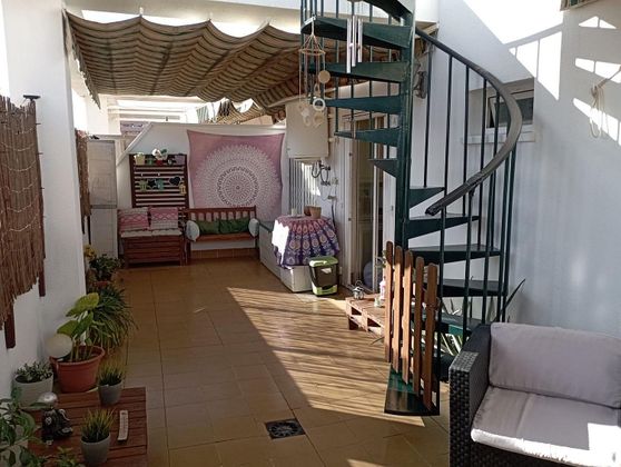 Foto 2 de Alquiler de ático en Paus - Poligono San Blas de 2 habitaciones con terraza y muebles