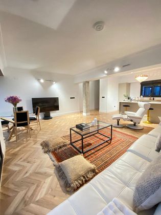 Foto 1 de Pis en lloguer a Ensanche - Diputación de 4 habitacions amb terrassa i mobles