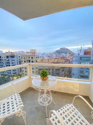Foto 2 de Pis en lloguer a Ensanche - Diputación de 4 habitacions amb terrassa i mobles