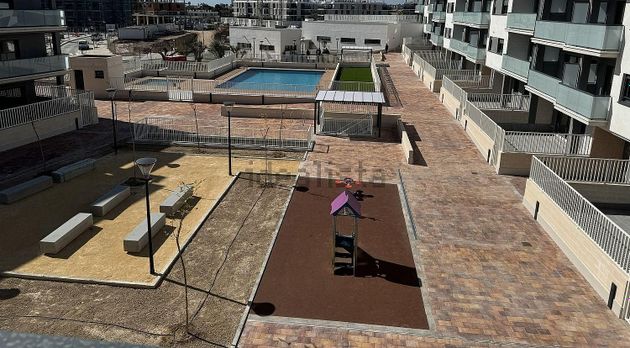 Foto 2 de Pis en lloguer a San Juan de Alicante/Sant Joan d´Alacant de 2 habitacions amb terrassa i piscina