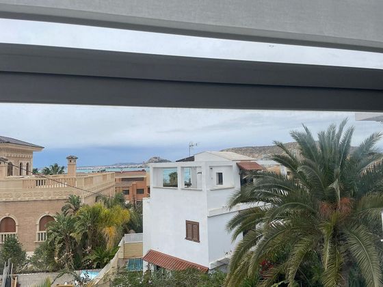 Foto 2 de Dúplex en alquiler en Cabo de las Huertas de 2 habitaciones con terraza y muebles