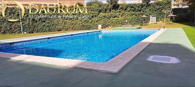 Foto 1 de Pis en venda a Paus - Poligono San Blas de 4 habitacions amb terrassa i piscina