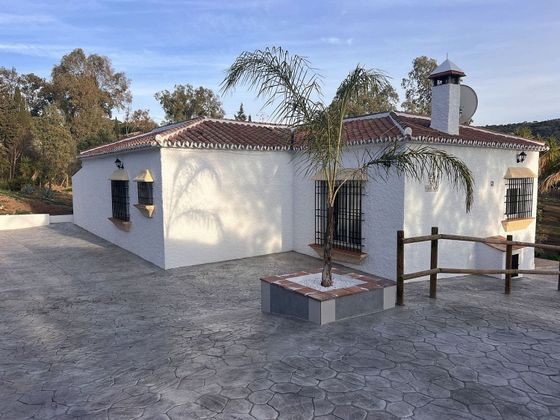 Foto 1 de Casa rural en venda a Almogía de 3 habitacions amb terrassa i piscina