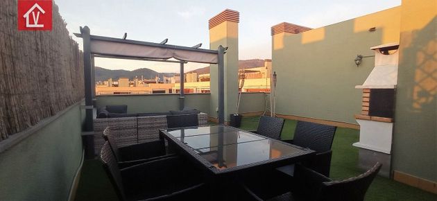 Foto 1 de Piso en venta en Centre - Castellar del Vallès de 4 habitaciones con terraza y piscina