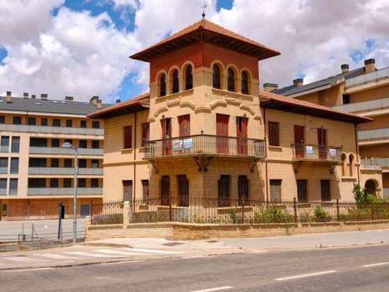 Foto 1 de Casa en venda a travesía Madridirún de 3 habitacions amb terrassa i garatge