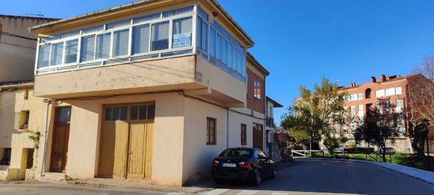 Foto 1 de Casa en venda a calle San Francisco de 4 habitacions amb terrassa i balcó