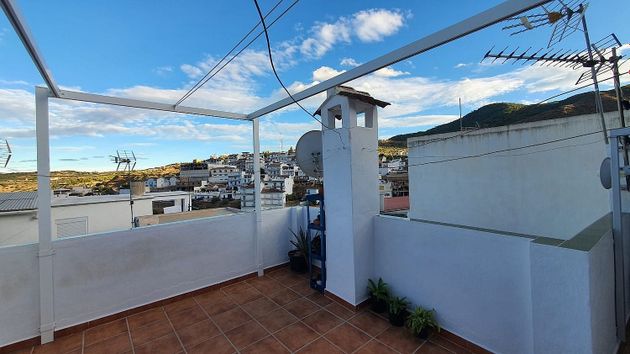 Foto 2 de Casa en venta en Tolox de 4 habitaciones con terraza y aire acondicionado