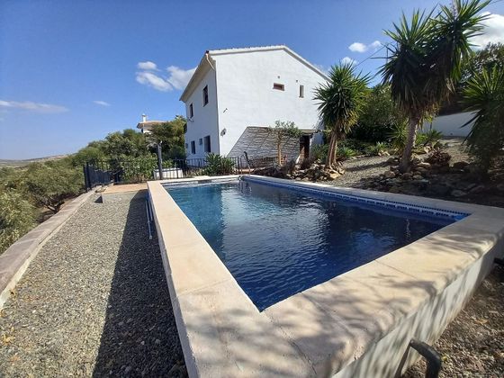 Foto 1 de Casa en venta en Tolox de 4 habitaciones con terraza y piscina