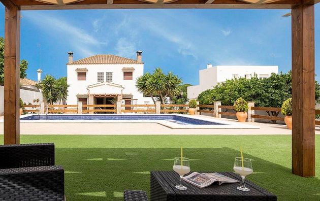 Foto 2 de Casa rural en venda a Barbate ciudad de 6 habitacions amb piscina i jardí