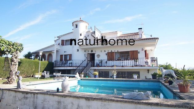 Foto 1 de Chalet en venta en calle De la Montoliva de 7 habitaciones con terraza y piscina
