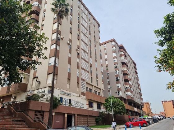 Foto 1 de Piso en venta en Reconquista-San José Artesano-El Rosario de 4 habitaciones con terraza y garaje