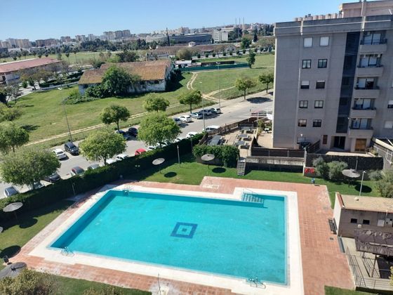 Foto 1 de Piso en venta en Noreste-Granja de 3 habitaciones con terraza y piscina