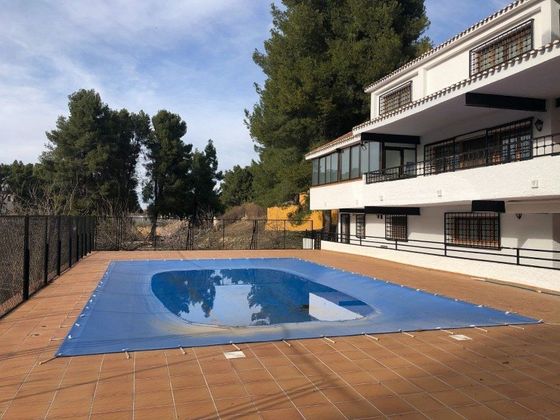 Foto 2 de Xalet en venda a Almansa de 4 habitacions amb terrassa i piscina