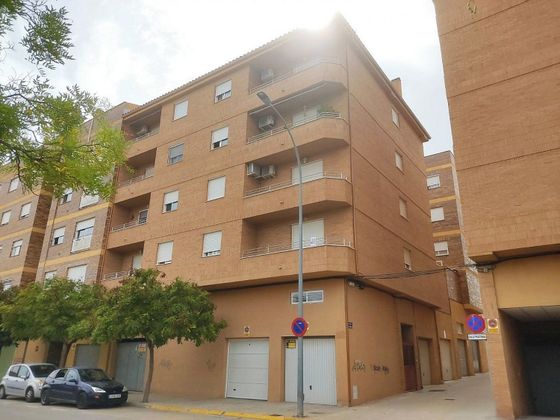 Foto 1 de Venta de piso en Almansa de 2 habitaciones con balcón y calefacción