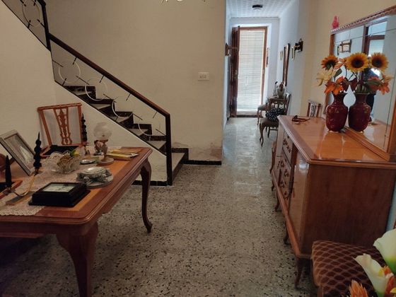 Foto 2 de Venta de casa en Almansa de 4 habitaciones con terraza
