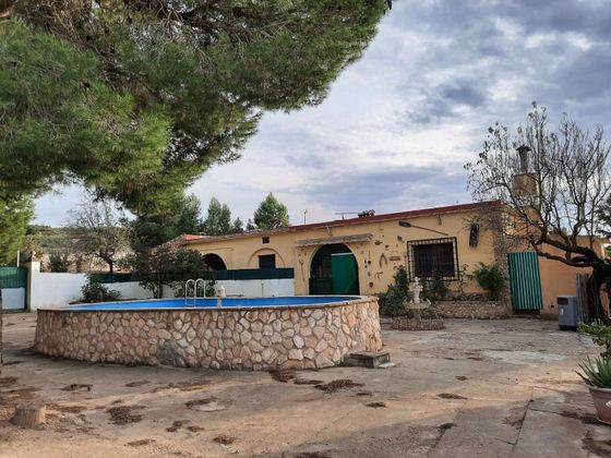 Foto 1 de Venta de casa rural en Almansa de 6 habitaciones con piscina