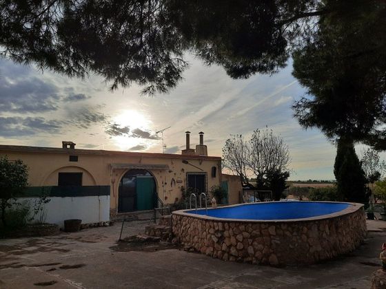 Foto 2 de Venta de casa rural en Almansa de 6 habitaciones con piscina