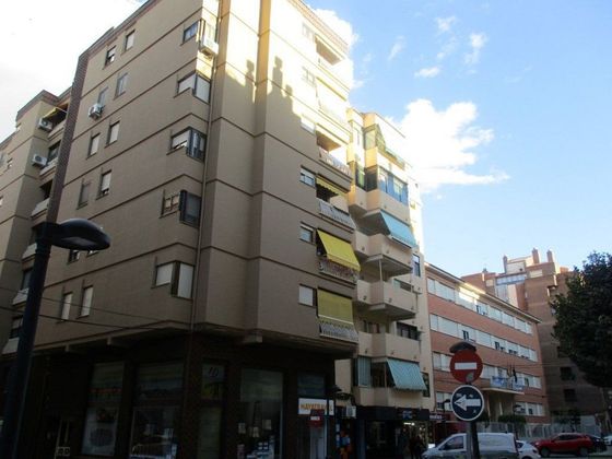 Foto 1 de Venta de piso en Almansa de 4 habitaciones con balcón y ascensor