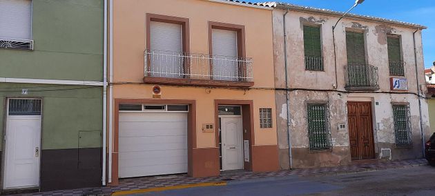 Foto 1 de Venta de chalet en Almansa de 5 habitaciones con terraza y garaje