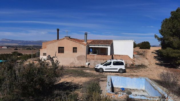 Foto 1 de Venta de casa rural en Almansa de 2 habitaciones y 130 m²