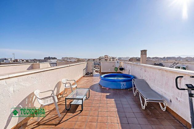 Foto 1 de Àtic en venda a Roquetas Centro de 2 habitacions amb terrassa i ascensor