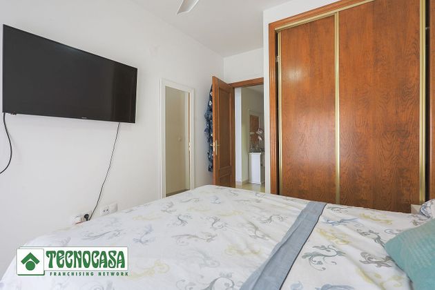 Foto 2 de Piso en venta en Adra de 3 habitaciones con balcón y aire acondicionado