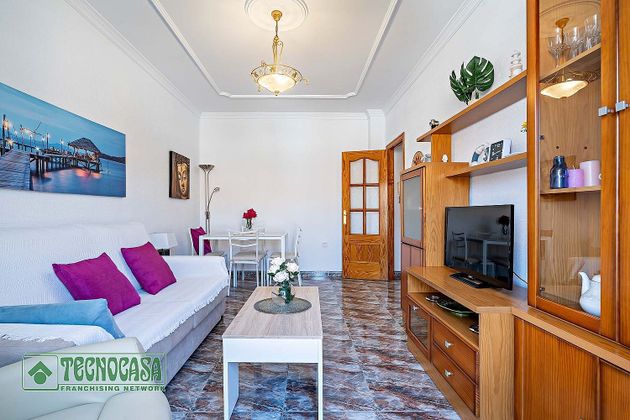 Foto 2 de Pis en venda a Roquetas Centro de 1 habitació amb terrassa i aire acondicionat
