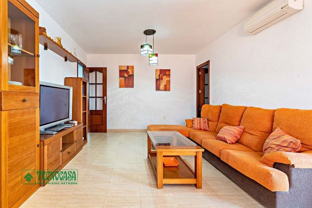 Foto 2 de Pis en venda a Roquetas Centro de 2 habitacions amb terrassa i piscina