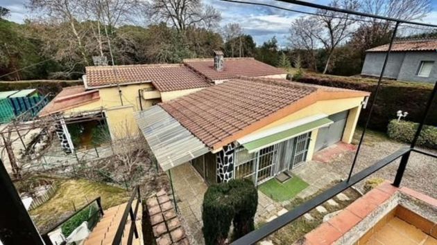 Foto 2 de Chalet en venta en Llagostera de 3 habitaciones con terraza y piscina