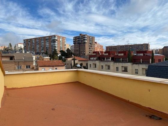 Foto 1 de Casa en venda a Peñagrande de 7 habitacions amb terrassa i garatge