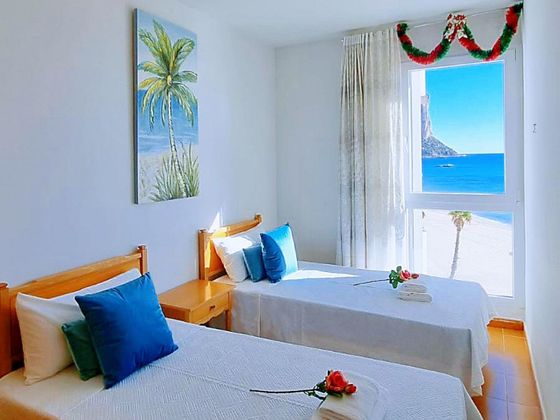 Foto 2 de Pis en lloguer a Zona Playa del Bol - Puerto de 3 habitacions amb mobles i balcó