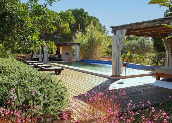 Foto 1 de Venta de chalet en Formentera de 5 habitaciones con piscina y aire acondicionado